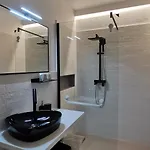Apartment Parma Express Traveller'S Lodging Front Station Fs Covered Parking *