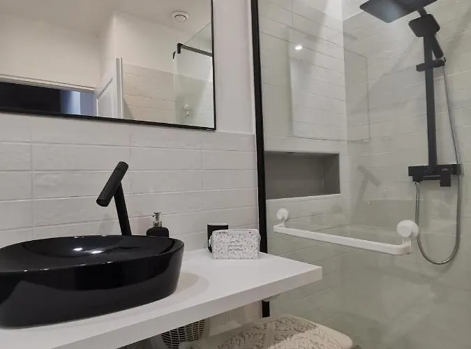 Express Traveller's Front Station Fs Privat Parking * Parma