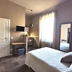 Parma Express Traveller'S Lodging Front Station Fs Covered Parking Apartment