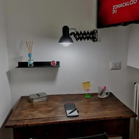 Express Traveller's Front Station Fs Privat Parking 帕爾馬