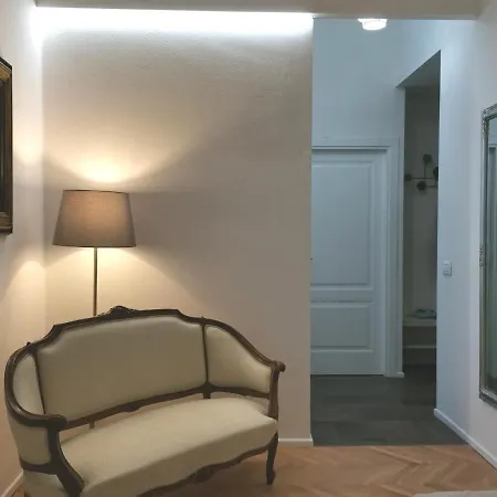 Apartment Express Traveller's Front Station Fs Privat Parking *