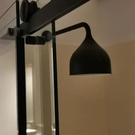 Express Traveller's Front Station Fs Privat Parking *