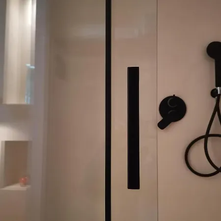 Express Traveller's Front Station Fs Privat Parking 公寓