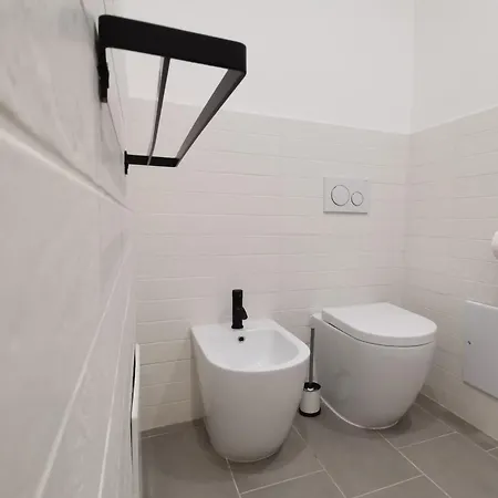 Express Traveller's Front Station Fs Privat Parking * Parma