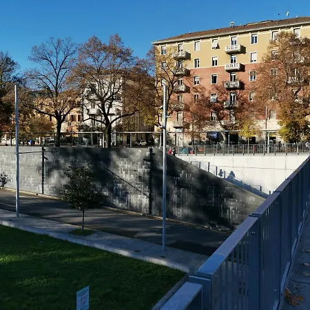 Express Traveller's Front Station Fs Privat Parking *