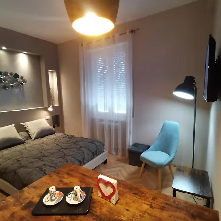 Express Traveller's Front Station Fs Privat Parking Apartament