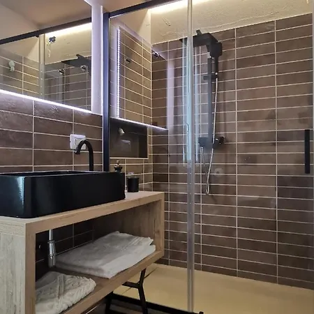 Express Traveller's Front Station Fs Parking & Bicycle Storage Parma