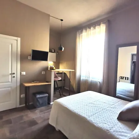 Express Traveller's Front Station Fs Privat Parking 公寓