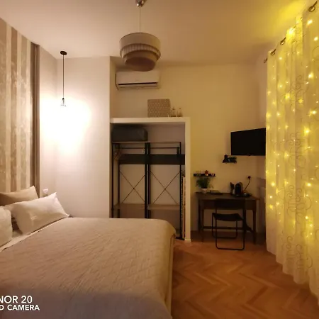 Parma Express Traveller'S Lodging Front Station Fs Parking & Bicycle Storage * Parma