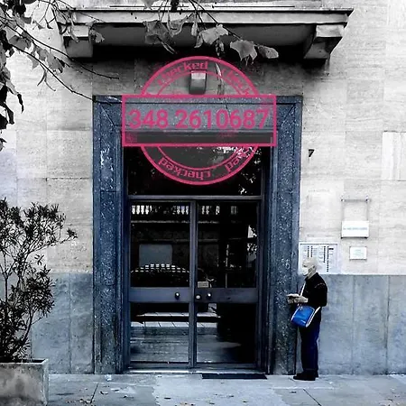 Express Traveller's Front Station Fs Privat Parking Apartment Parma