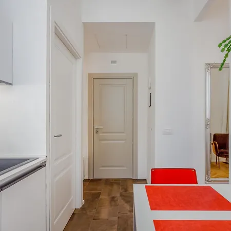 Express Traveller's Front Station Fs Covered Parking Apartament Parma