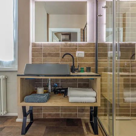 Parma Express Traveller'S Lodging Front Station Fs Parking & Bicycle Storage Appartamento