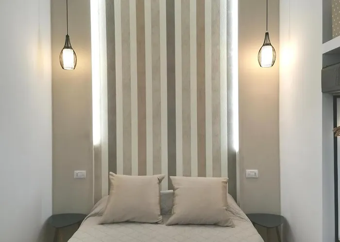 Express Traveller's Front Station Fs Privat Parking パルマ