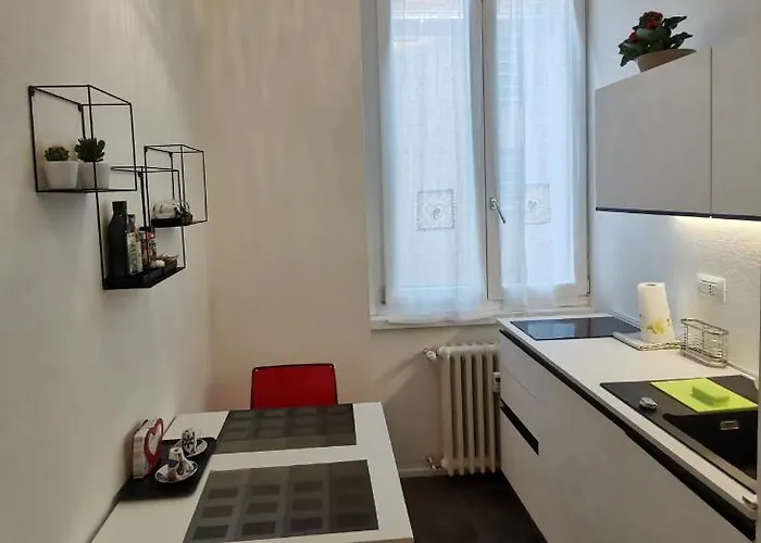 Express Traveller's Front Station Fs Privat Parking * パルマ