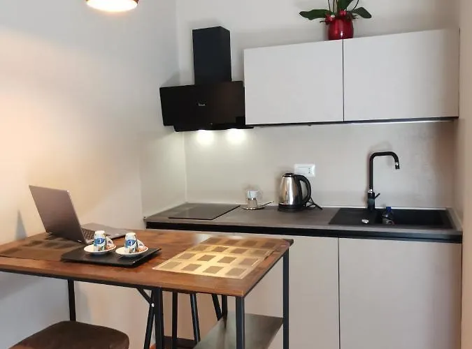 PARMA EXPRESS Travellers Lodgings - SELF CECK IN Lejlighed Parma