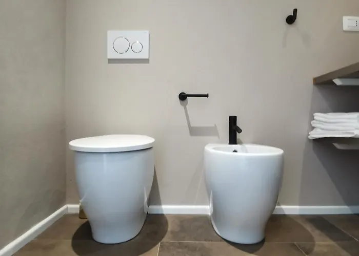 Express Traveller's Front Station Fs Privat Parking Parma