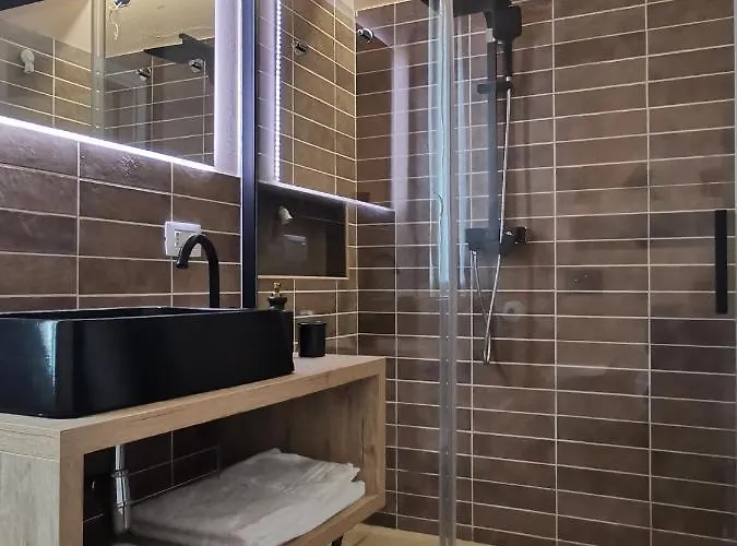 Express Traveller's Front Station Fs Privat Parking パルマ