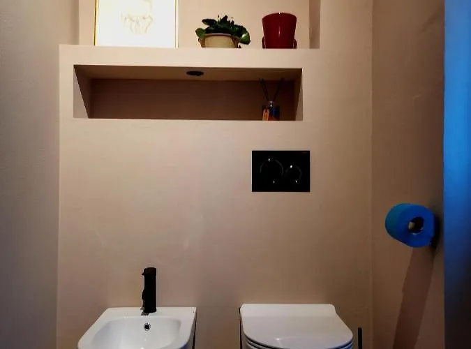 Express Traveller's Front Station Fs Privat Parking * Parma